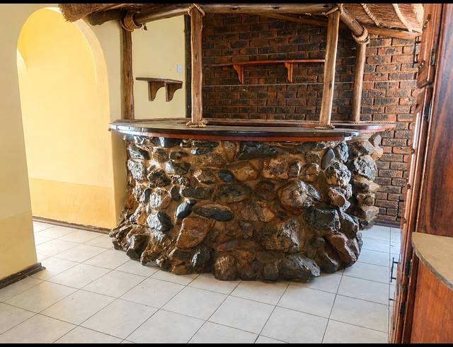 5 BEDROOM HOUSE FOR SALE IN BONANNE